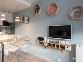 Studio rénové pour 4 personnes, proche pistes et commerces, balcon, WIFI, animaux acceptés - FR-1-502-388